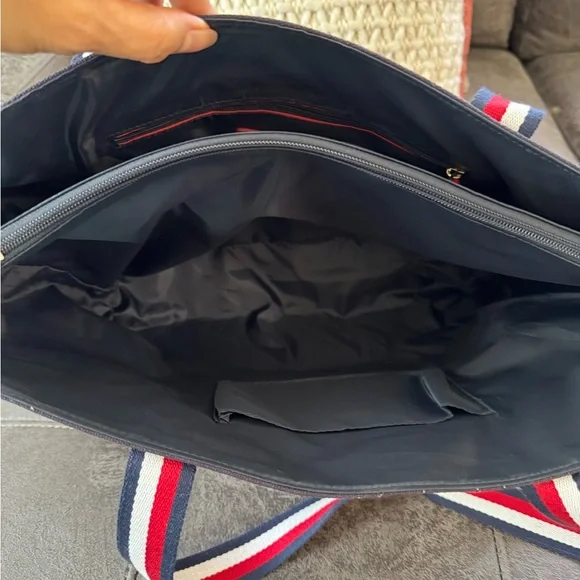 Tommy Hilfiger Black Tote and Wallet Set with Red and White Straps - Picture 10 of 12